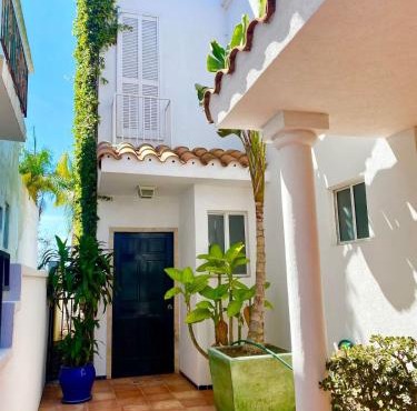 Real Del Mar Tijuana Apt for 2 guests