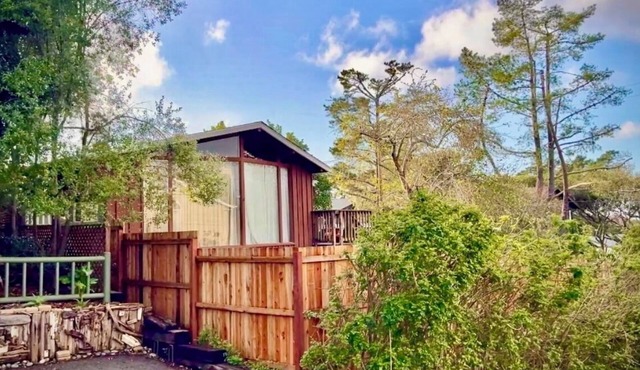 Recently Refurbished! The Redwood Hearts Cottage in Cambria
