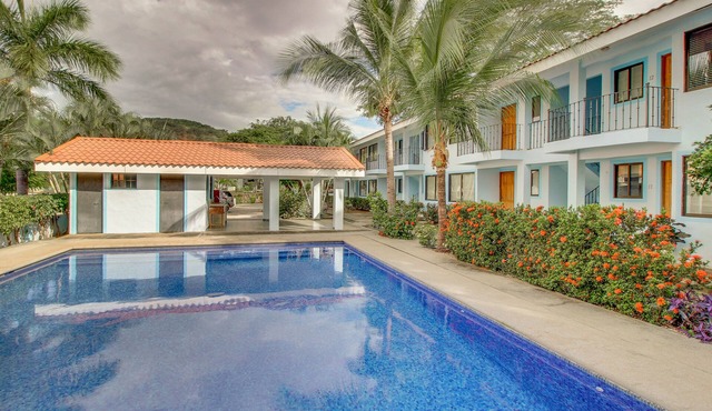 Recently Remodeled Condo with WiFi & Pool - Walk to Beach & Restaurants