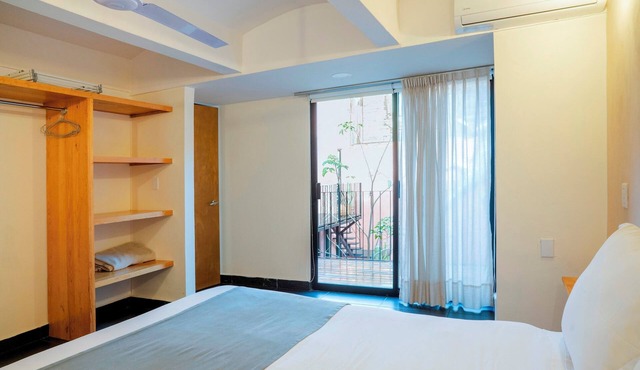 REGIONES - ISTMO · ASpacious 3 Bedroom Apt Upper Room