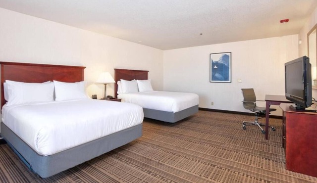 Relax and Unwind! 2 Family-friendly Units! Free Parking and Pool Access Awaits!