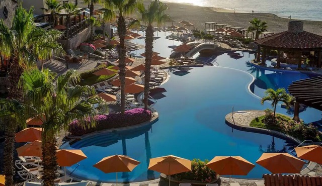 Relax in a 1-bedroom Luxury Suite @ PB Sunset Beach in Cabo San Lucas! Sleeps 6!