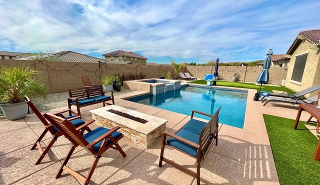 Relax poolside and stargaze in heated pool and hot tub!