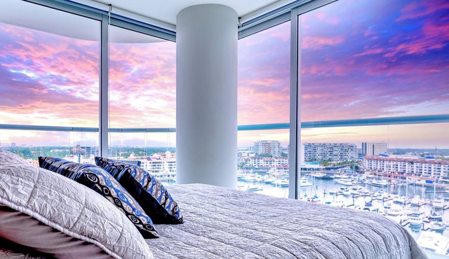Relaxing and modern living in the exclusive Marina Vallarta -family/pet-friendly