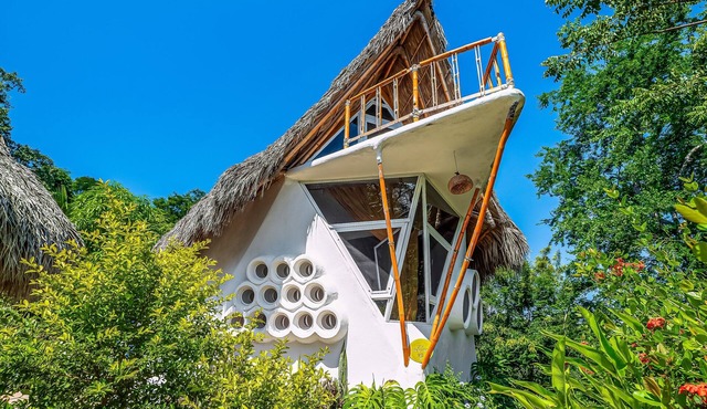 Relaxing apartment with mini pool & high-speed internet - explore local delights