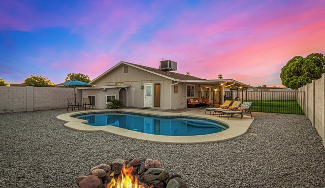 Relaxing Glendale Getaway Private Pool Pet Friendly Great Location!