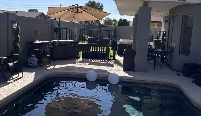 Remodeled 2 story home w/pool 8 minutes from the State Farm Stadium!