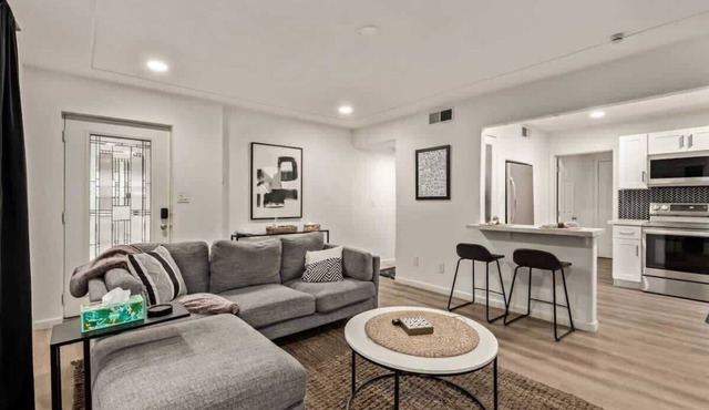 Remodeled 2BR Central PHX Gem w/Free Parking