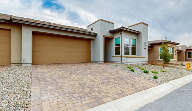 Resort home with mtn views + on-site pools, hot tub, gym, sports & rec courts