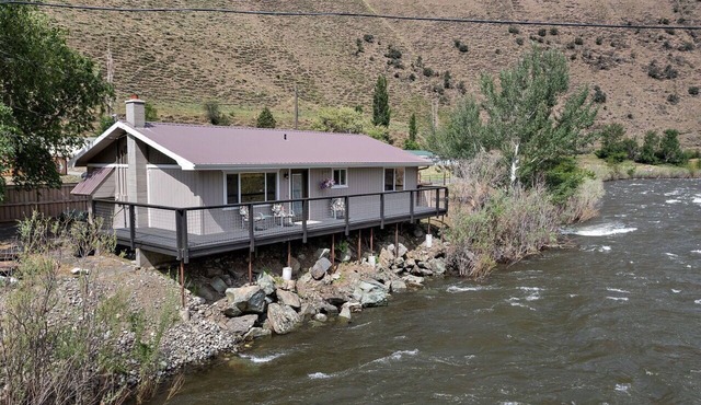 Riverfront home just 2 miles from downtown