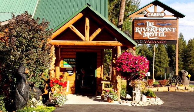 Riverfront Motel & Cabins