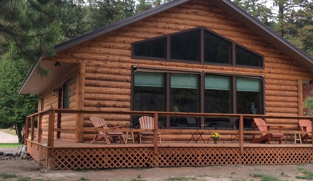 Riverside Cabin adjacent to Kootenai National Forest with Mountain View