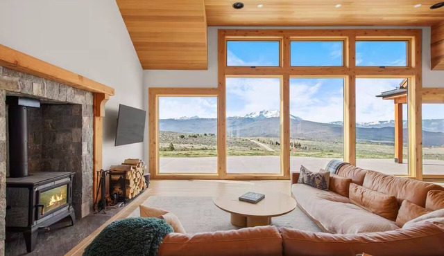 Roaring Fork Valley Mountain Retreat: Hot Tub, Cold Plunge & Sauna