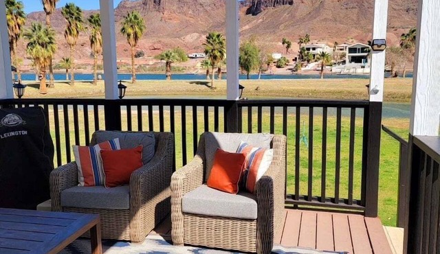 Rockin-River House, waterfront!