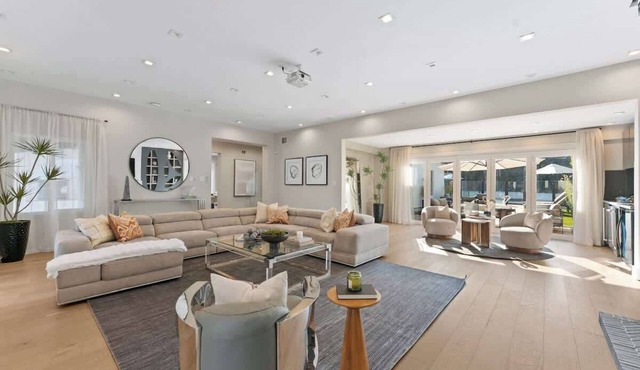 Rodeo Villa