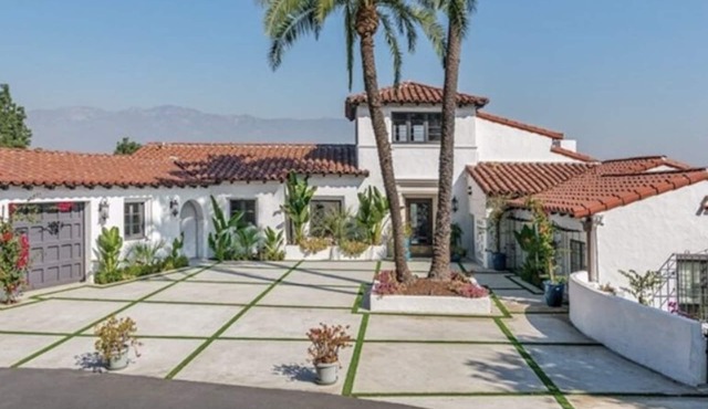 Romantic Spanish Mansion In Pasadena!