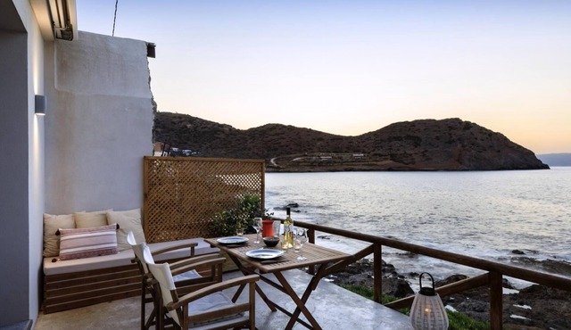 Romantic Waterfront Studio with Uninterrupted Sea Views in Mochlos in Sitia