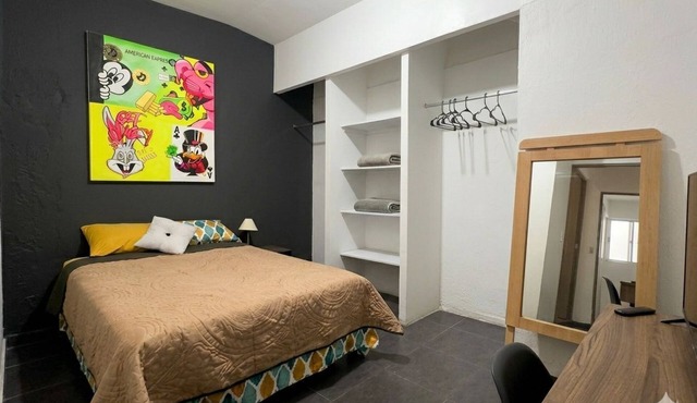 Room with private bathroom in providencia
