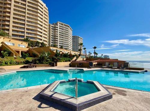 Rosarito Beach and pool access apartment 2bd 2b