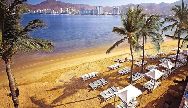 Royal Club at Park Royal Beach Acapulco