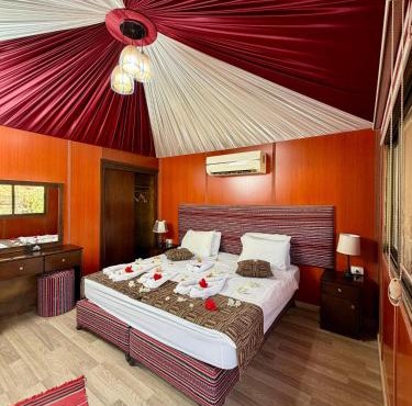 Rum Oasis Luxury Camp