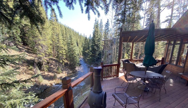 Rustic Riverfront Home 4 miles from Breckenridge in Breckenridge