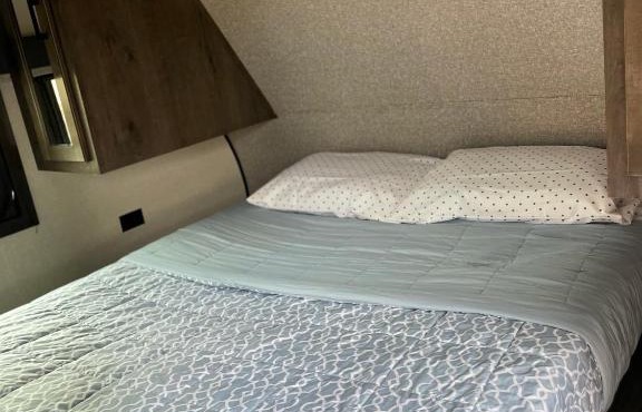 RV3 private freeparking Netflix