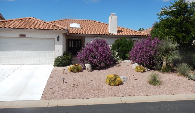 Saddlebrooke-Home on golf course and walking distance to clubhouse.