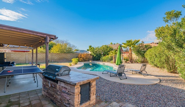 SAFE & COZY RETREAT👙PRIVATE POOL🥩BBQ🏓GAMES