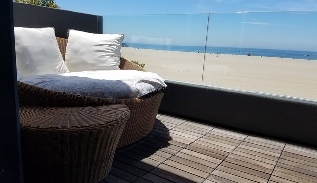 Sapphine Sunset Beach Front Home