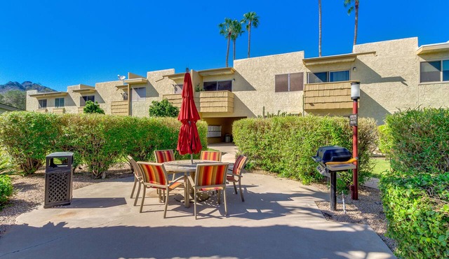 Scottsdale Chic Condo w/Heated Pool, Walk Everywhere! A+ LUXURY in Old Town