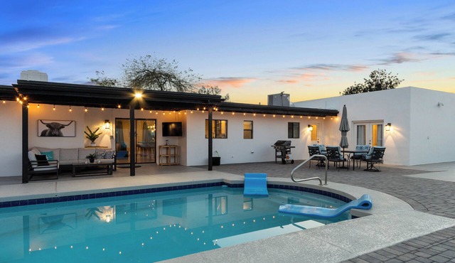 Scottsdale Day Dream - Spacious modern home with Private Pool, Hot Tub, and Firepit