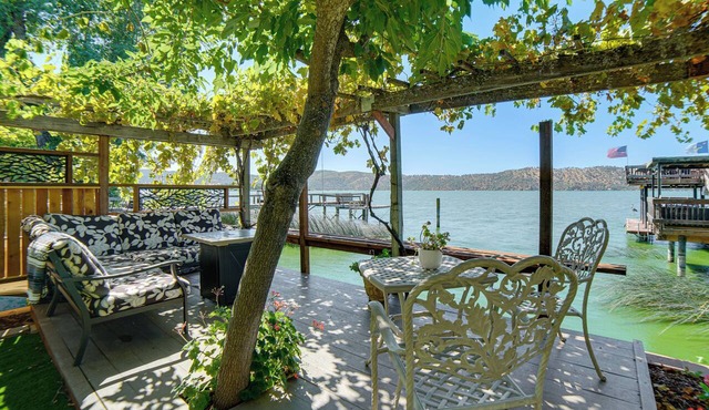 Shared Boat Dock at Clear Lake Couple’s Retreat