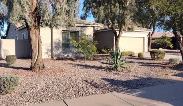 Shared Pool,tennis court,golf course. Free high speed internet/wifi.