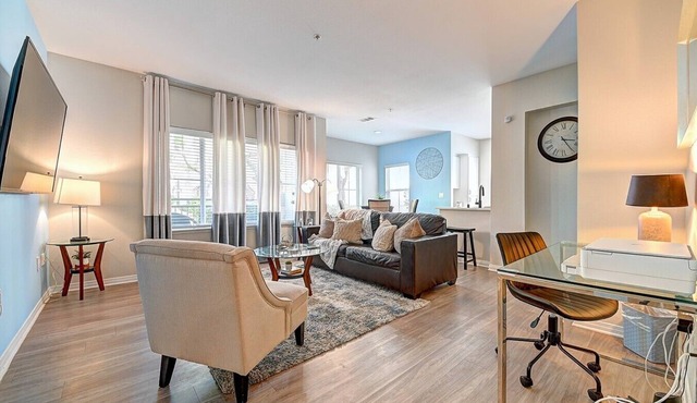 Sky Luxury 2BDRM Suite | Deluxe Living Cali