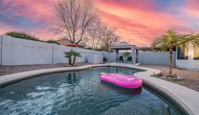 Sky View Paradise– Cozy 3BR Home with Private Pool in Prime Surprise Location