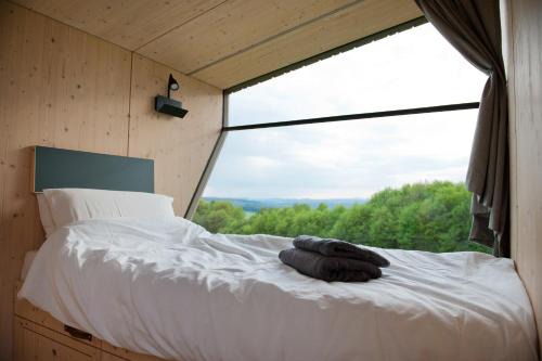 Sleep Space 2 - Green Tiny Spot Dolmar in Kuhndorf