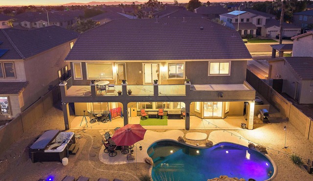 Sleeps 14 Pool&Spa Fire Pit Billiards EV Plug