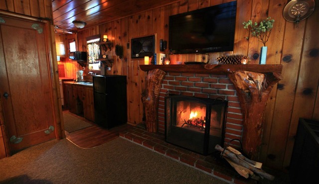 Sleepy Hollow Cabins and Hotel