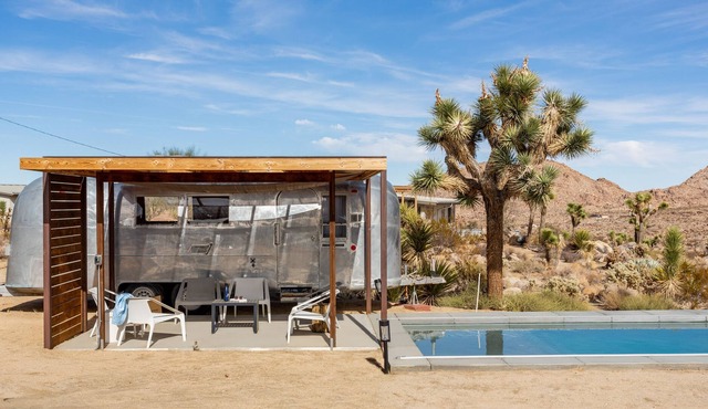 Smoketree by AvantStay | An Oasis w/ Two Kitchens, Pool, Hot Tub & Air Streamer!