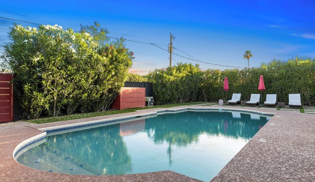 Sol Paradise Villa -Private Pool, Games, BBQ, wet bar & EV charger