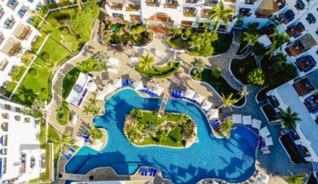 Soothing hotel with AC in vibrant Cabo San Lucas