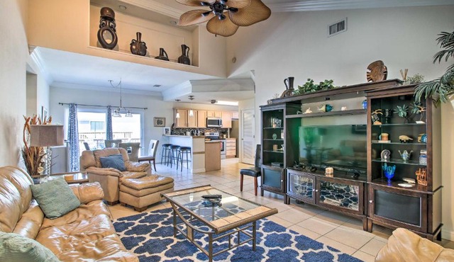 South Padre Island Condo w/Pool Access & Balcony!