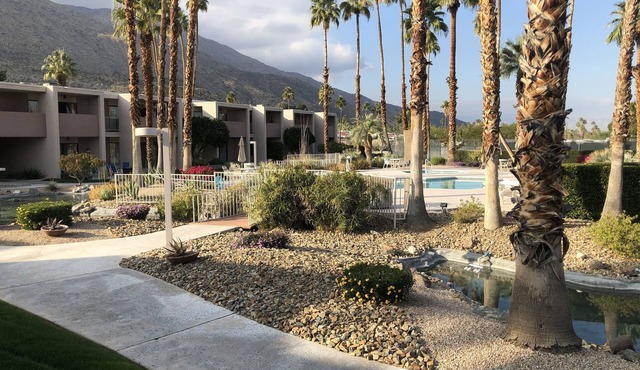 South Palm Springs Quiet and Spacious Condo near Oswit Canyon.