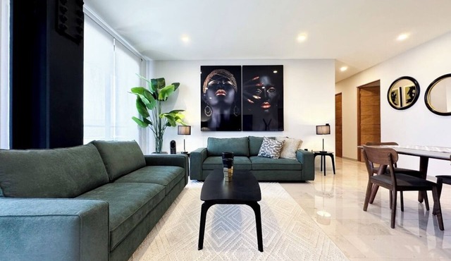 Spacious 3-bedroom apartment with WiFi, fitness room in charming Juriquilla