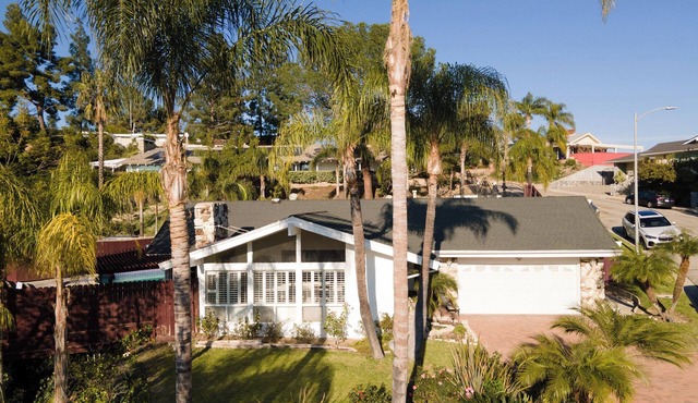 Spacious 3-Bedroom in a Scenic Los Angeles w/Pool