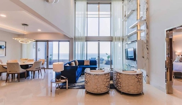 Spacious 3Bed Oceanfront Suite, with Jacuzzi, Kitchen, and Butler. Garza Blanca