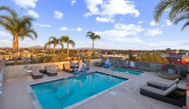 Spacious 3BR Getaway – Minutes Downtown & Beaches!