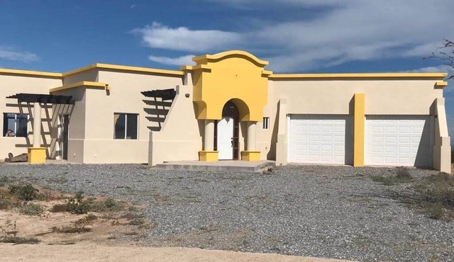 ¡SPACIOUS 4-BEDROOM HOUSE FOR BAJA ADVENTURERS!