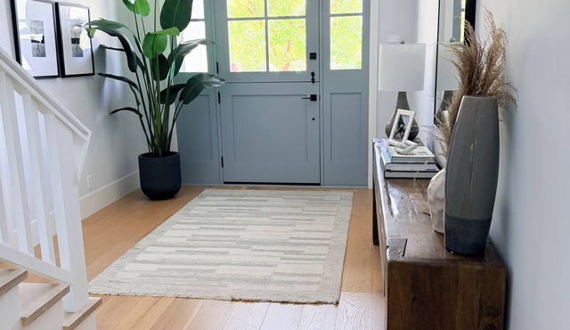 Spacious 5-bedroom house in beautiful Manhattan Beach with AC and great yards